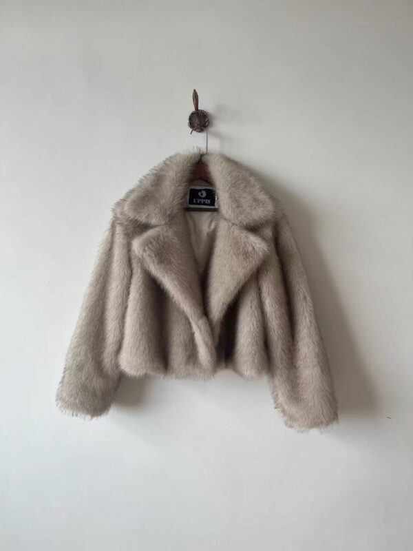 Fashion Loose Lapels Fur Coat Women's Clothing - Image 6