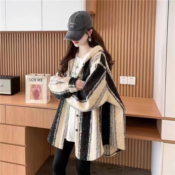 Women's Korean-style Winter Hooded Profile Striped Woolen Coat - Image 2