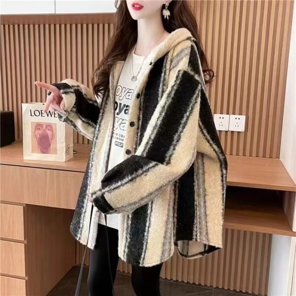 Women's Korean-style Winter Hooded Profile Striped Woolen Coat