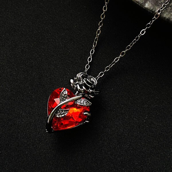 Punk Rose Love Necklace Fashion Personality Heart-shaped Clavicle Chain Pendant Necklace For Valentine's Day - Image 10